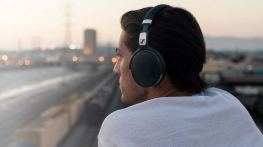 headphones - HD Sennheiser